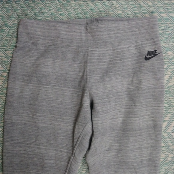 Nike Heathered Gray Sweats. Size Medium - Picture 2 of 7